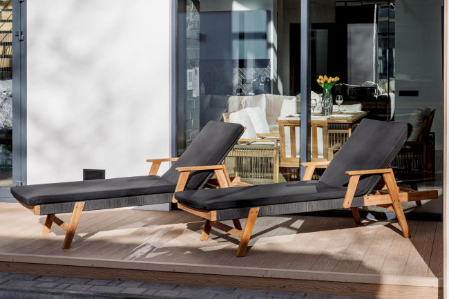 Шезлонг MICHELLE SUNLOUNGE с черной подушкой